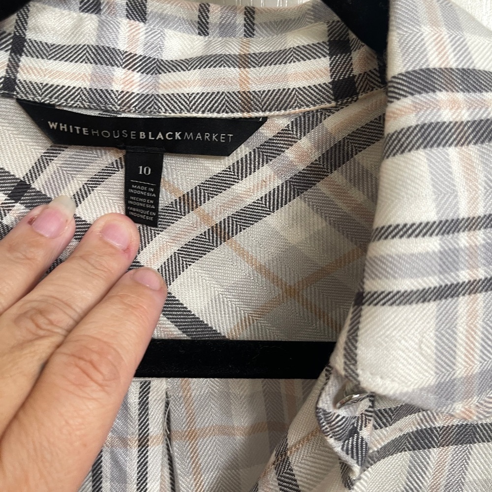 White House Black Market Women's Plaid Button Down Shirt - Black, White & Grey - Picture 4 of 5
